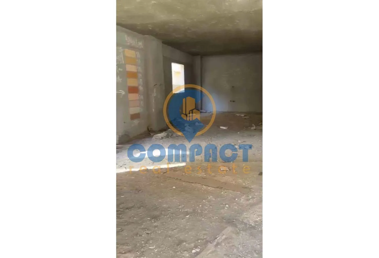 Sale in 9th District: Duplex 405m with garden and garage, wonderful view