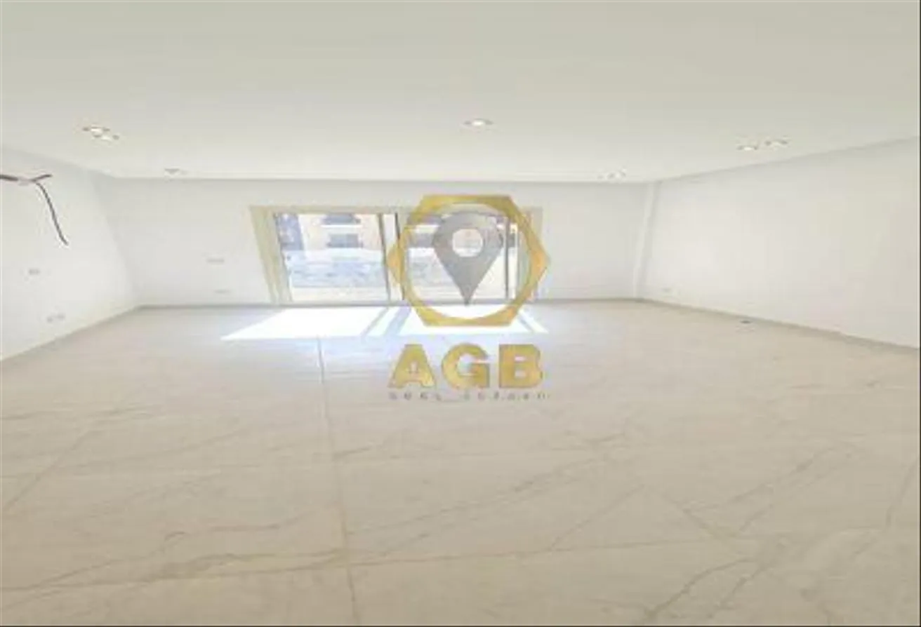 Sale in Paradise: Great apt for sale in Paradise Compound, New Cairo