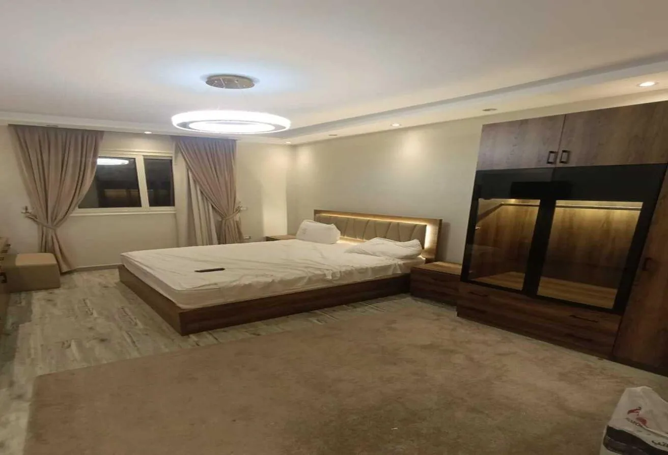 Sale in Beit Al Watan: شقه مميزه جدا للبيع في قلب الشيخ زايد (بيت الوطن)
