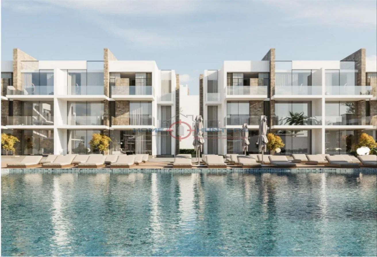 Sale in Sahl Hasheesh: Villa With Hotel Facilities for sale in Long Beach