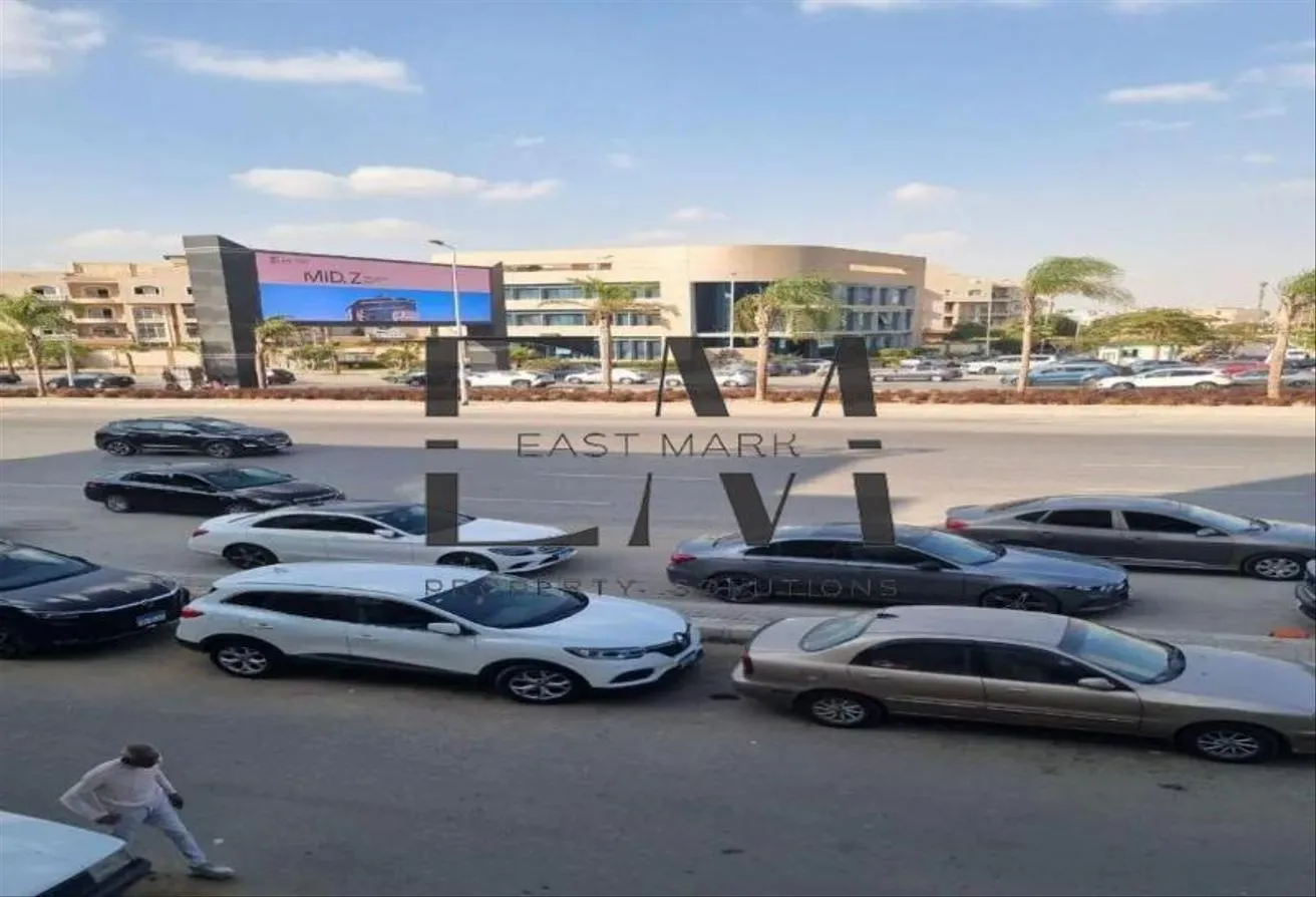 Rent in North Plus Mall: Shop for rent in North 90th, Prime location
