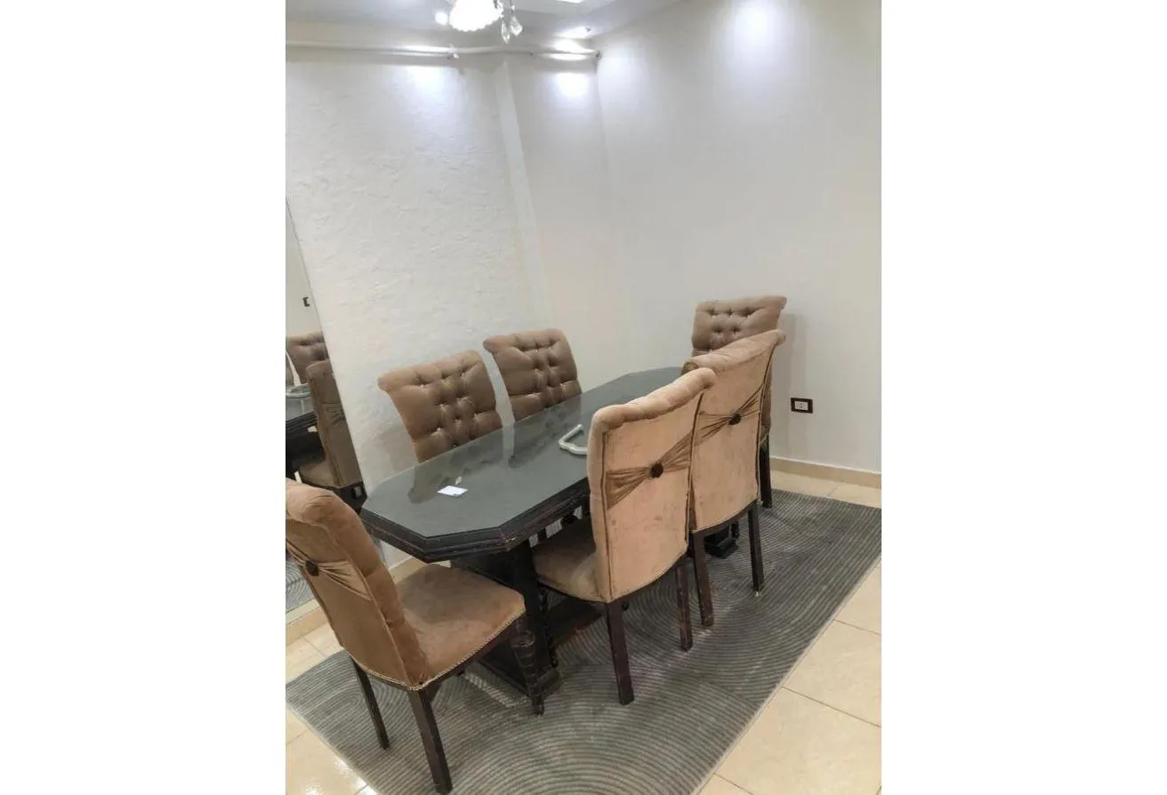 Rent in Degla Gardens: شقه مفروشه دجلة جاردن في حدائق أكتوبر.