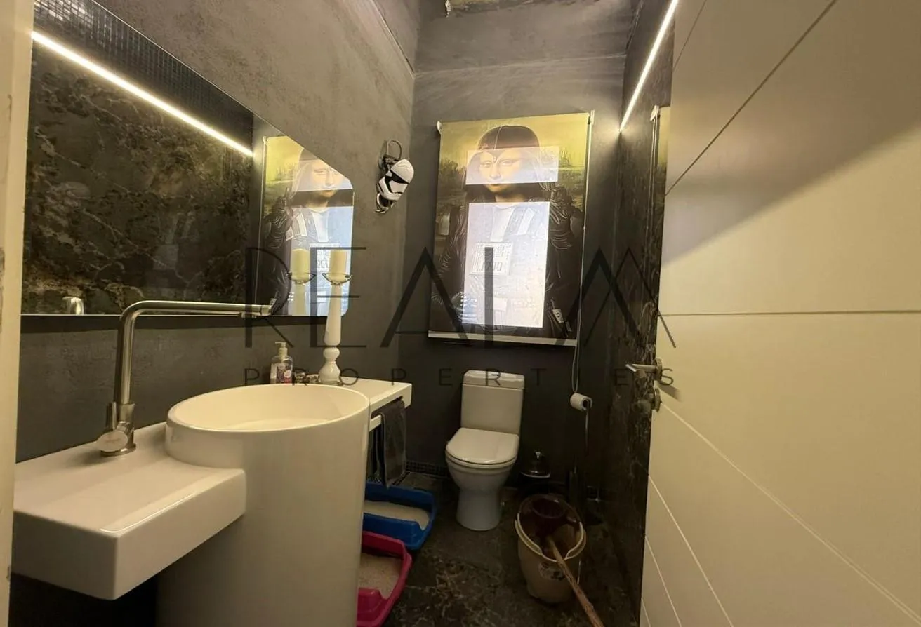 Gallery Image 13