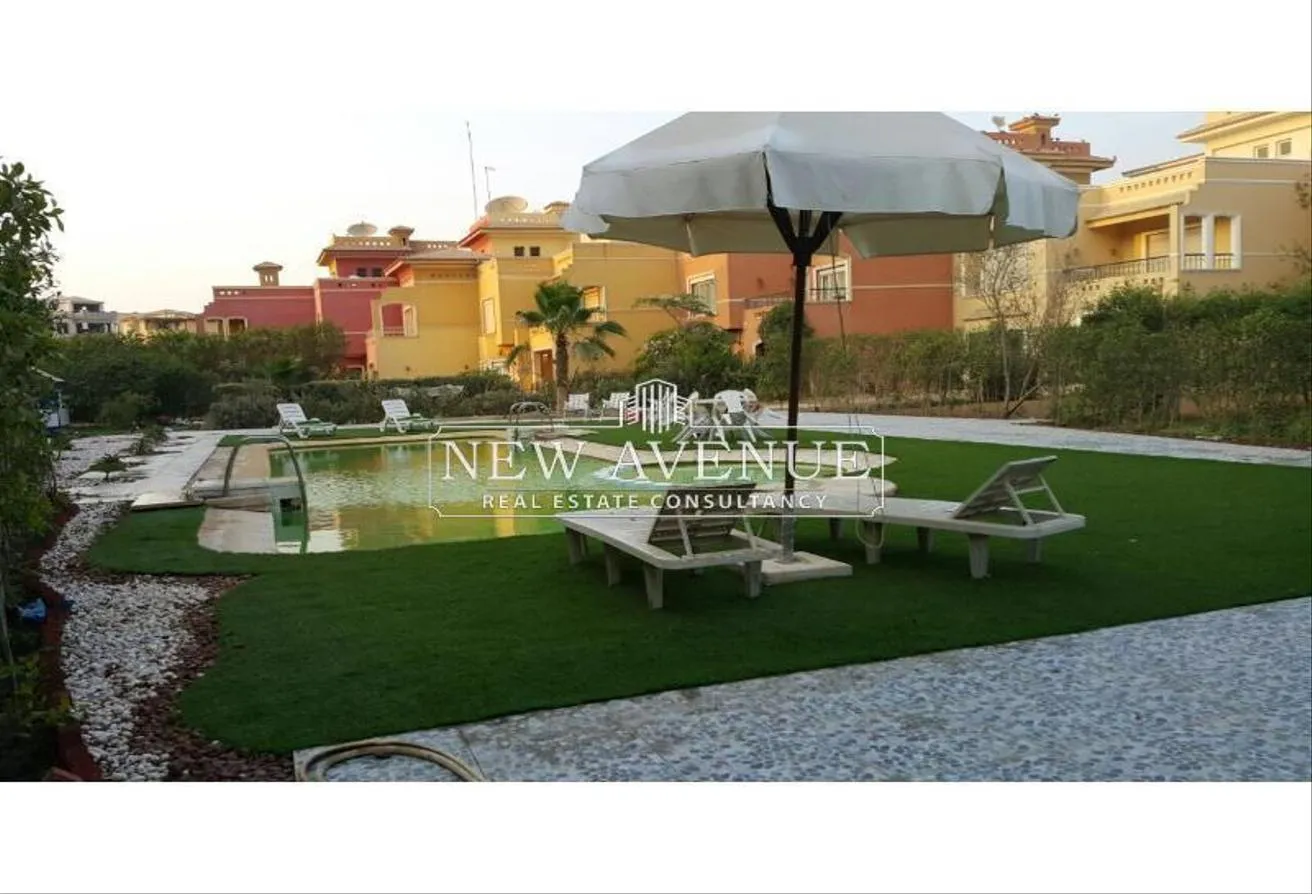 Sale in Park Valley: فيلا منفصله بالشيخ زايد الجديده 10٪ مقدم - 12 سنين