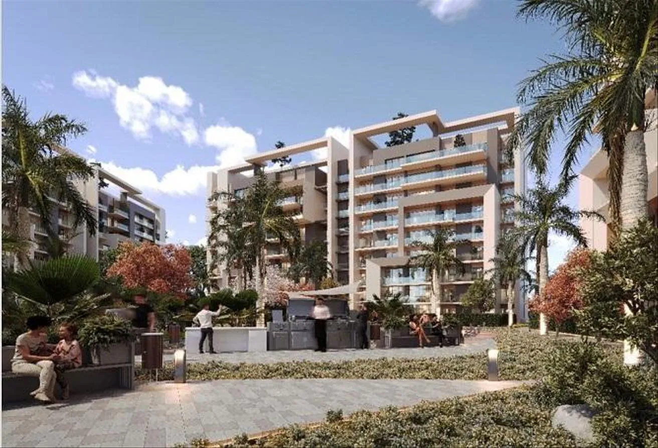 Sale in City Oval: Resale Apartment at compound city oval in R8