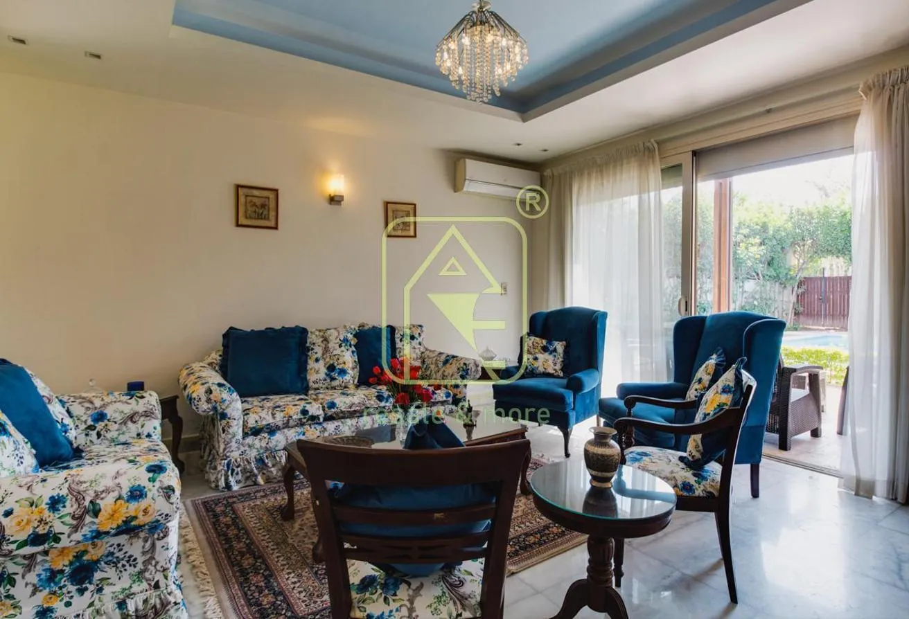 للايجار في ميدوز بارك: luxurious villa with a swimming pool 