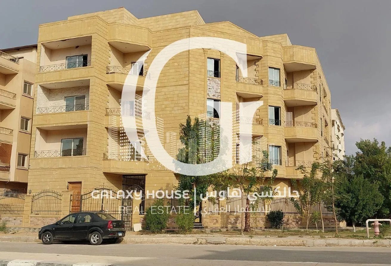 Sale in 2nd Neighborhood: شقه 200م نص تشطيب بالمنطقه السابعه فييووو مفتوح
