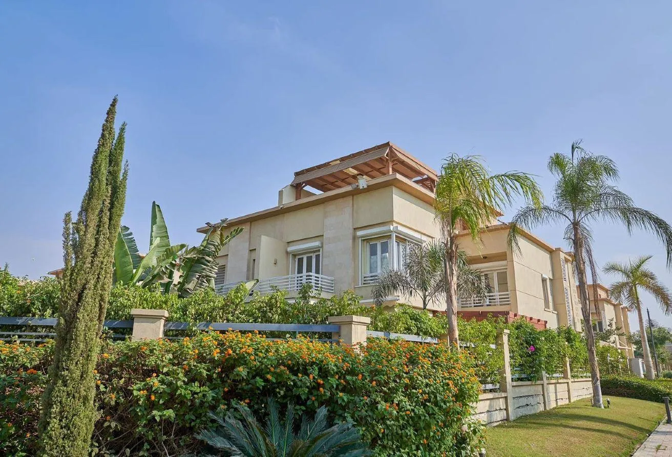 Sale in Patio Al Zahraa: Finished Apt 220m+Garden over 9y near Patio Zahraa
