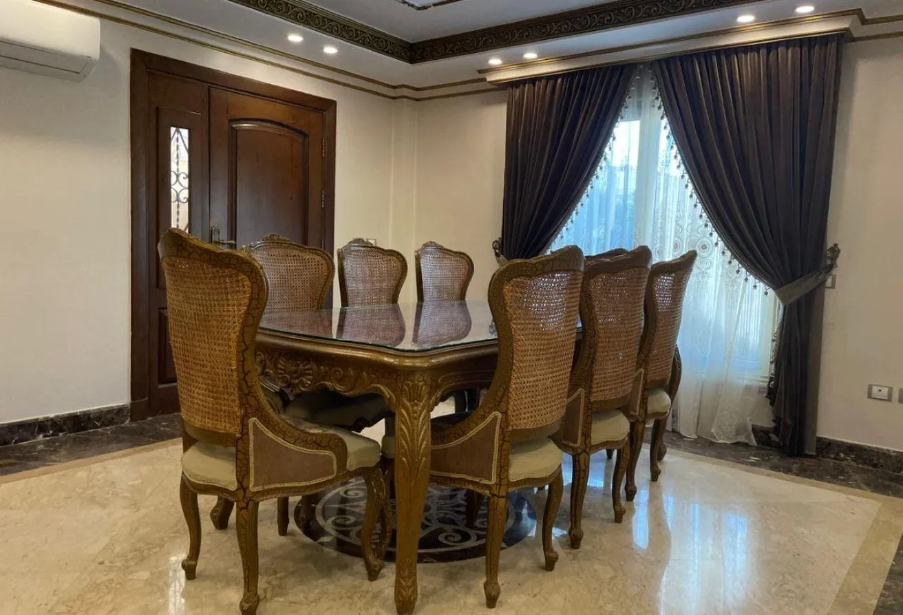 Sale in Les Rois: Fully finished family house for sale in new cairo