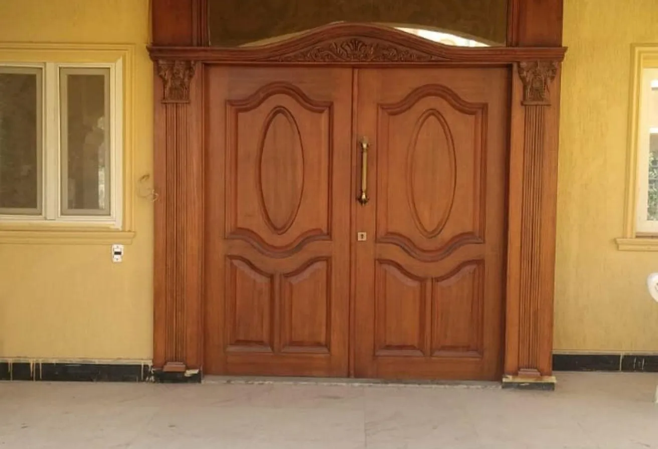 Sale in Les Rois: Fully finished corner town house for sale