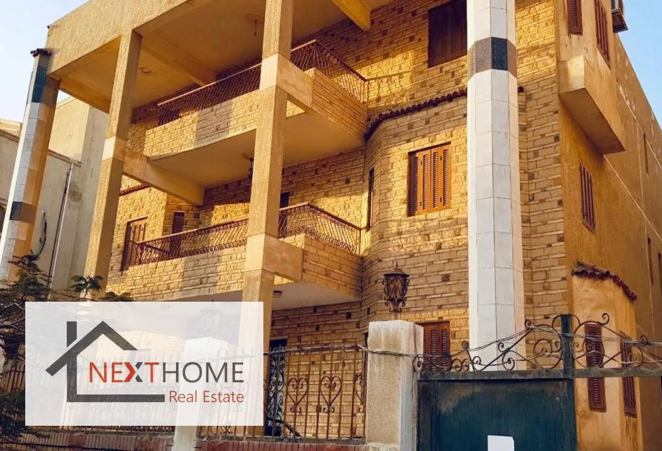 Sale in Central New Cairo: Villa (building) three apartments and basement