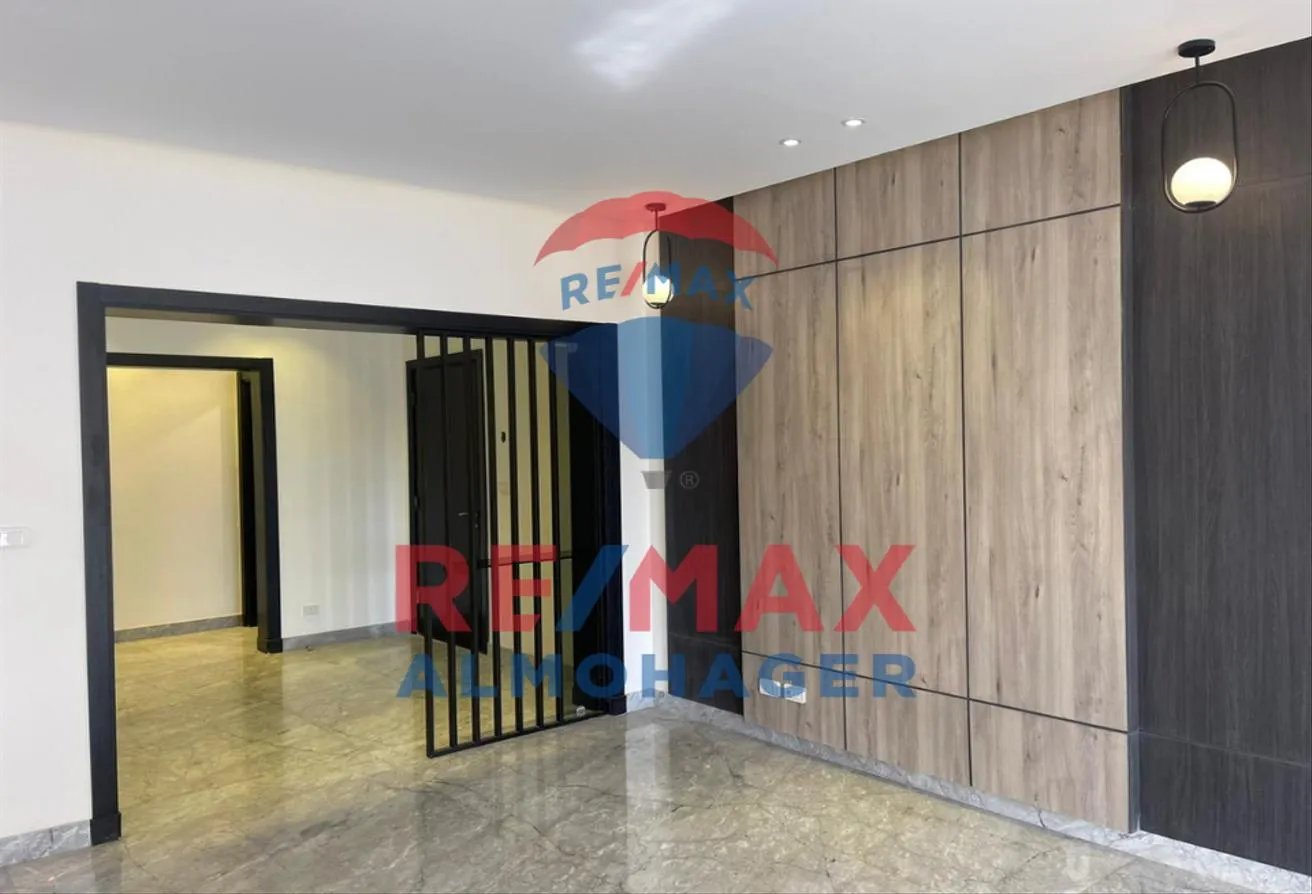 Sale in The Courtyards: RTM - Best price - Best location