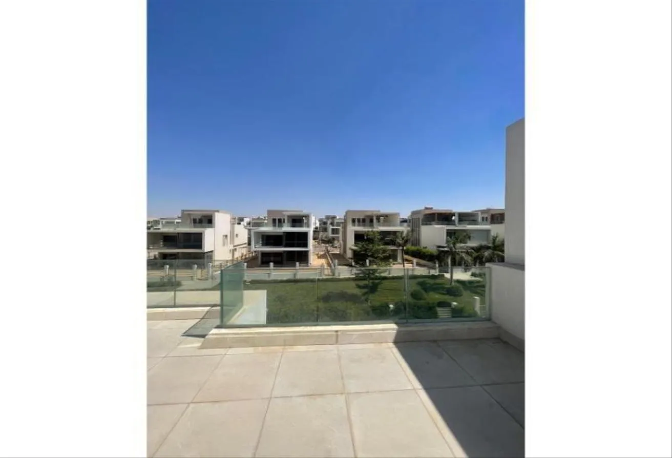 Rent in Moon Residences: semi furnished town with appliances rent marasem