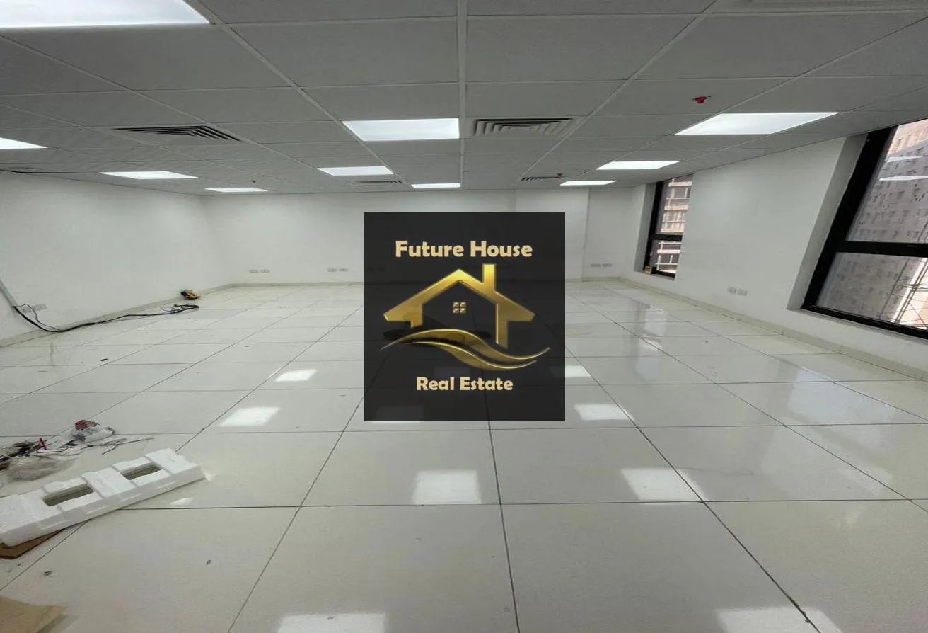 Rent in Trivium Square: مكتب ادارى A1 في مبني وان قطامية مجهز للشركات