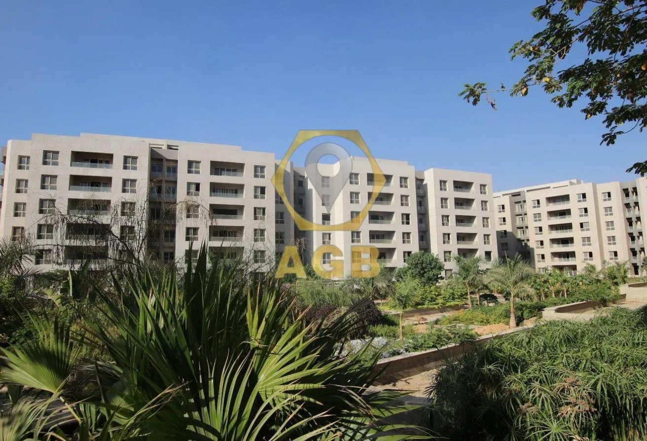 Sale in Zizinia Al Mostakbal: Installment apt, 176m, 3 rooms, Mostakbal City.