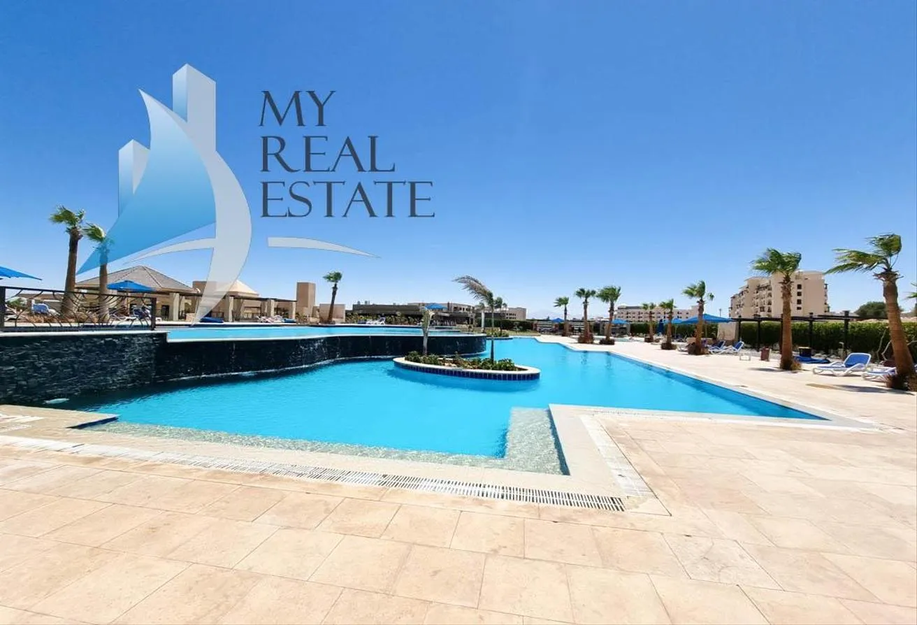 البيع في الداو هايتس: Studio-loft with large terrace in Al Dau Heights 