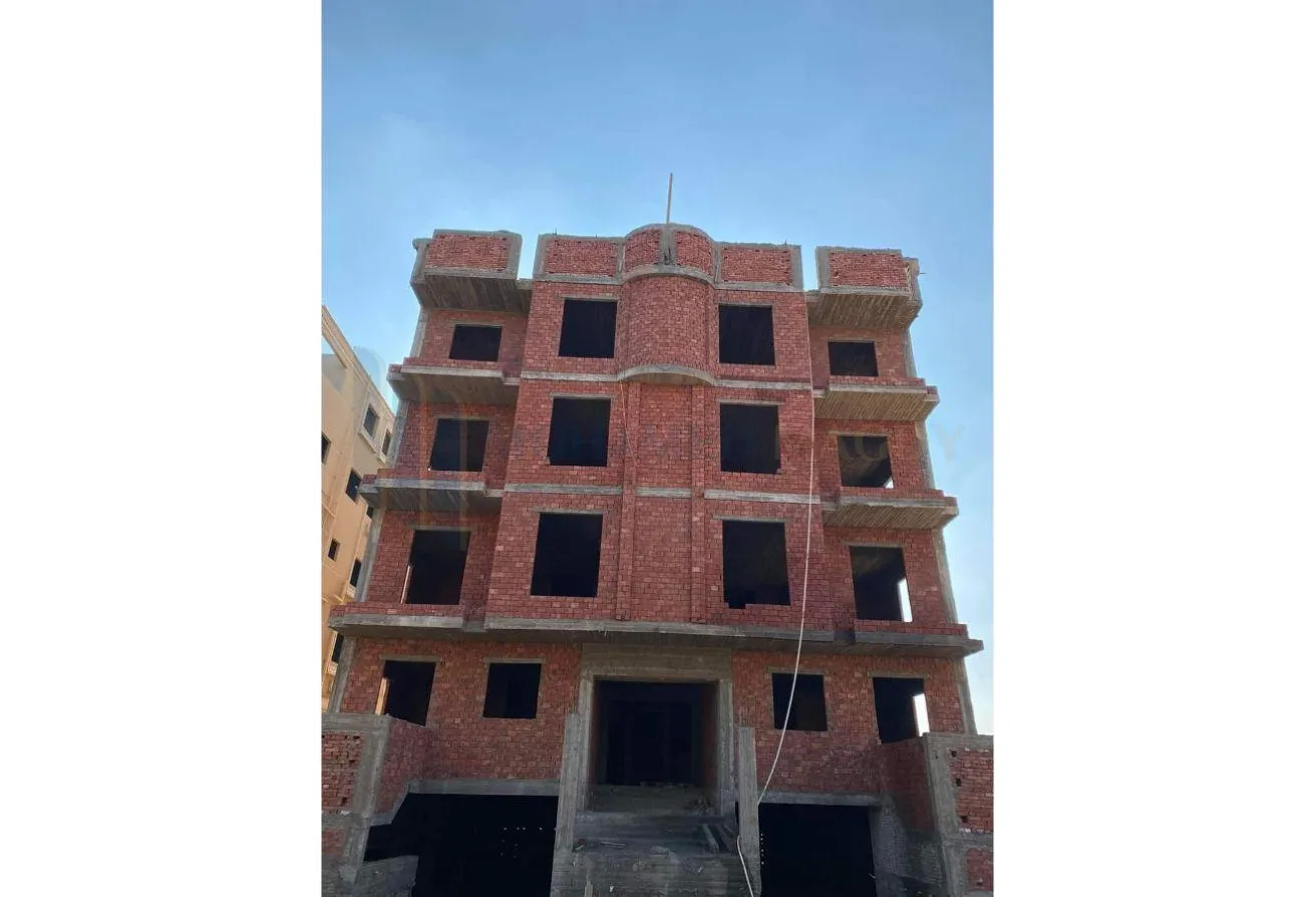 Sale in Beit Alwatan: عمارة كاملة للبيع في أكتوبر أمام جامعة القاهرة600م