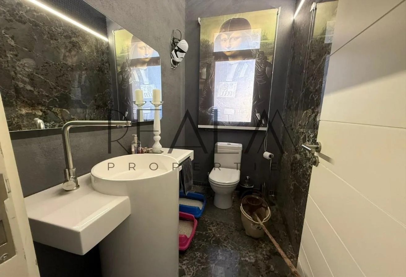 Gallery Image 18