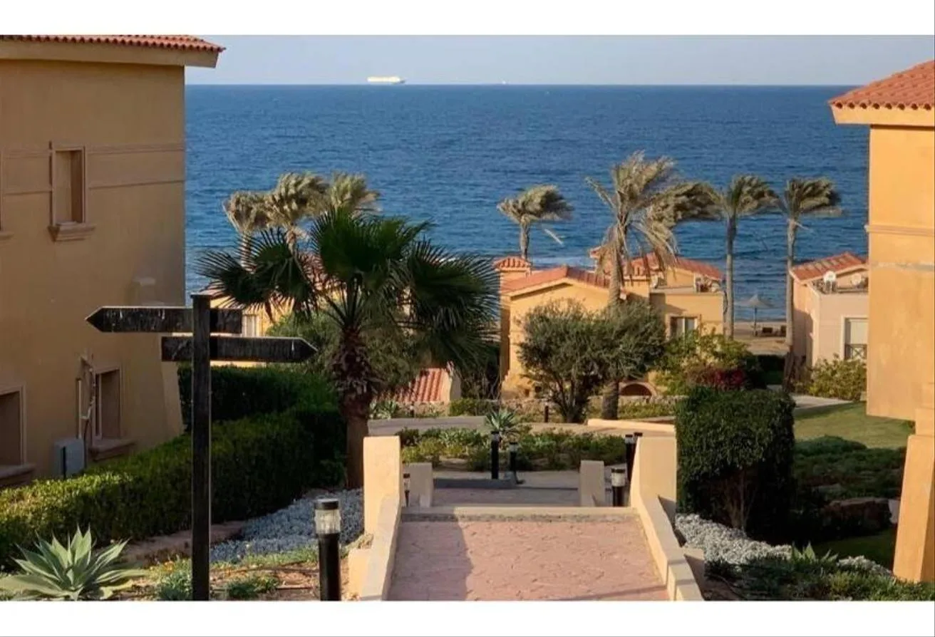 Sale in La Vista 6: Twinhouse For Sale 1st Row Sea View