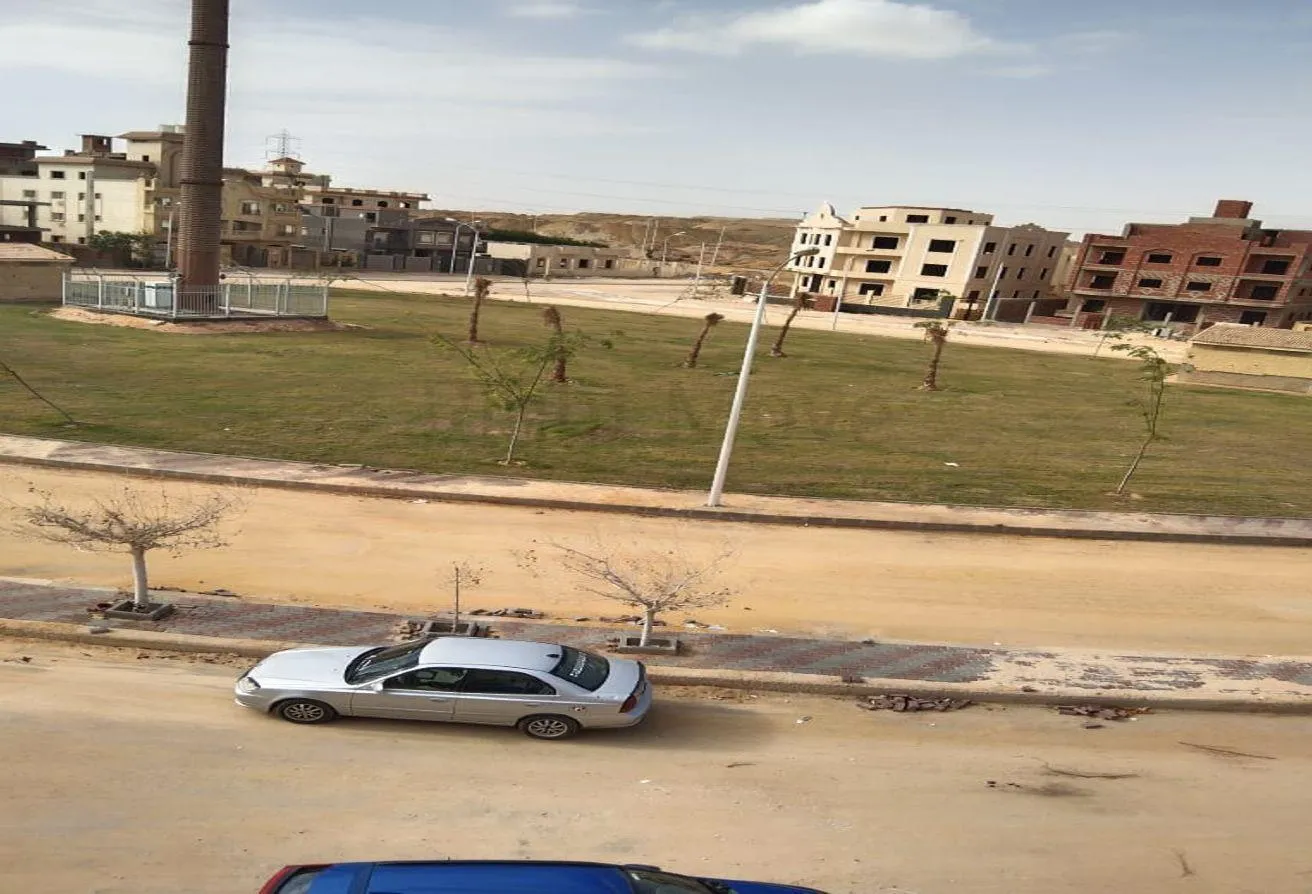 Rent in Touristic Zone 3: شقة للايجار فاضيه 6اكتوبر السياحيه الشمالي الثالث