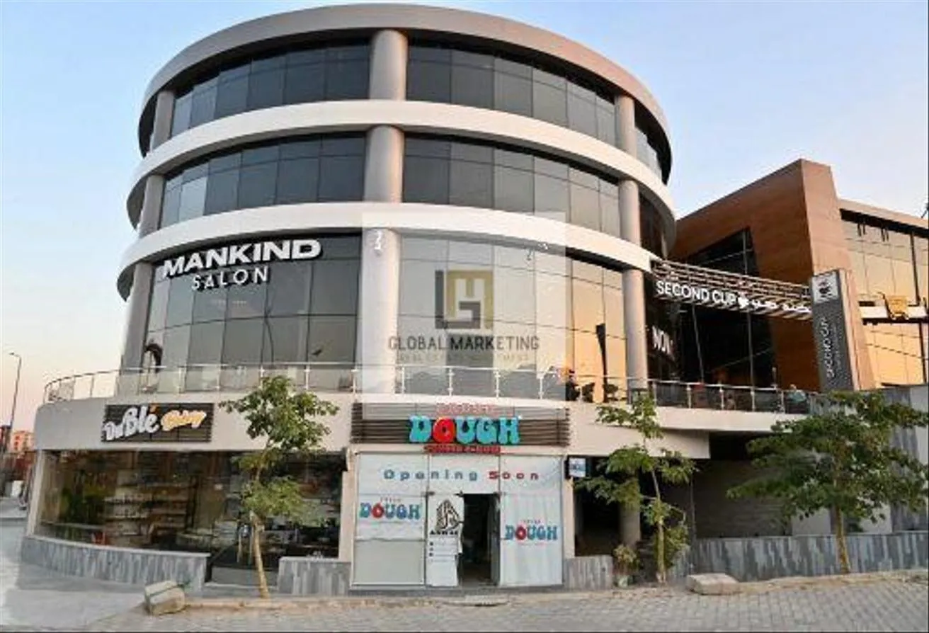 Rent in Al Sadat Axis: Beauty salon with an area of ​​270m For rent in