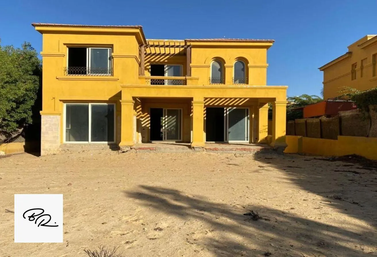 Sale in Gardenia Springs: Standalone For Sale View landscape and pool
