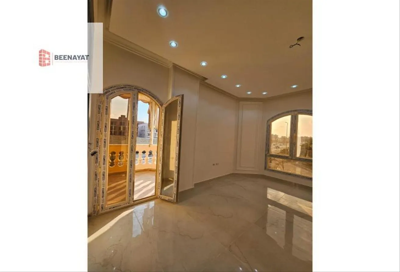 Sale in El Yasmeen 8: للبيع شقة 220 م في النرجس 8 ڤيلات التجمع الخامس