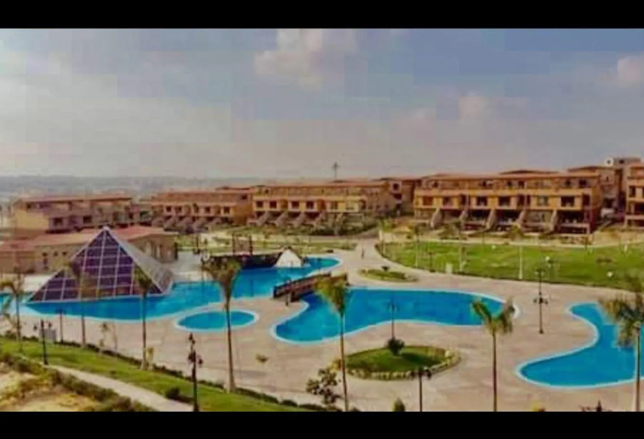 Rent in Pyramids Walk: Elegant Finished l Kitchen Cabinets l Wide Garden