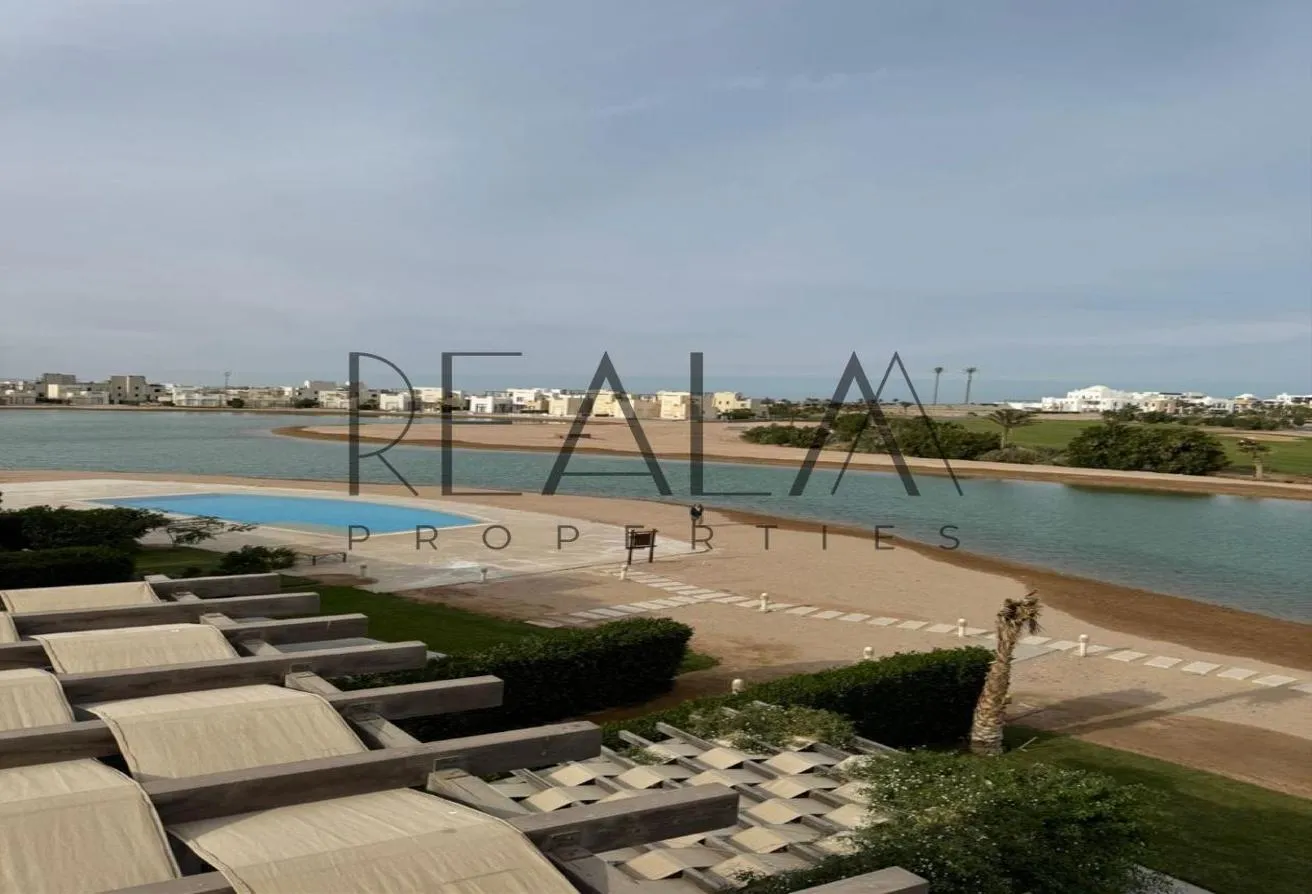 Sale in Cyan: Townhouse with Breezy outlook blue lagoon | Gouna