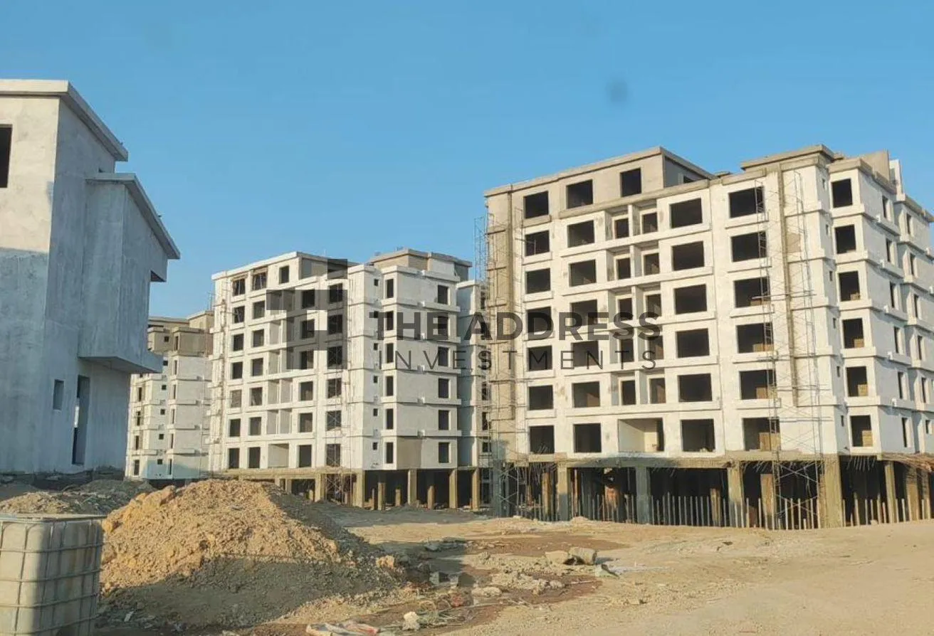Sale in Il Cazar: Pent house with1,500,000 down payment in new cairo