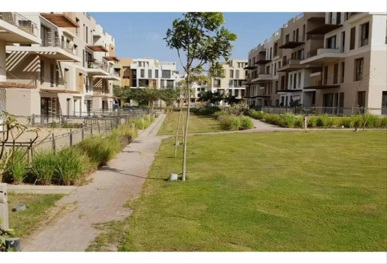 Rent in Westown: Luxuries single room  , furnished , private Garden
