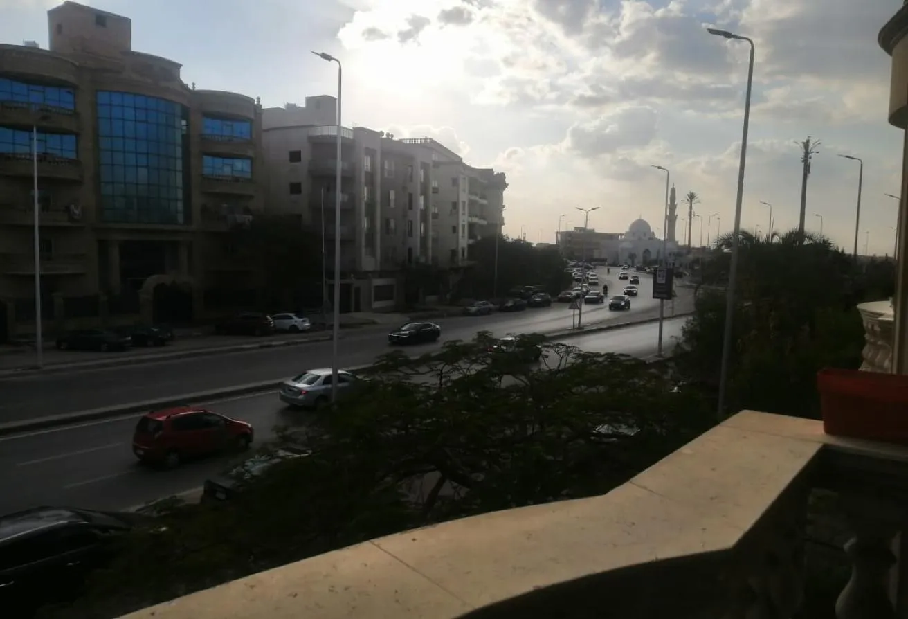 Sale in Al Narges 6: شقه للبيع213م فى التجمع الخامس النرجس ٤ فيلات