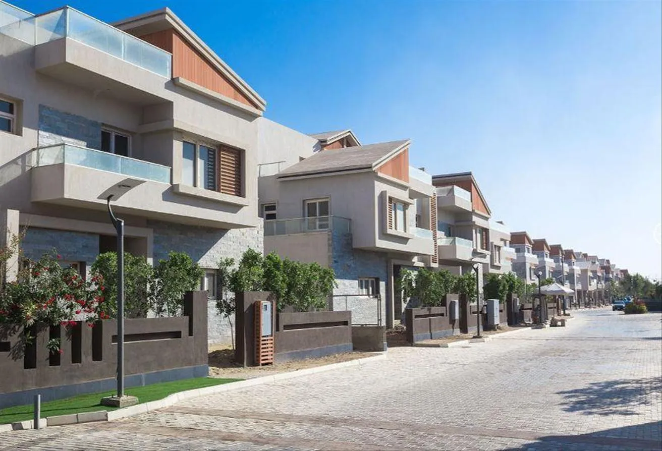 Sale in Zayed Dunes: Prime Twinhouse 600m Super Lux Ready To Move
