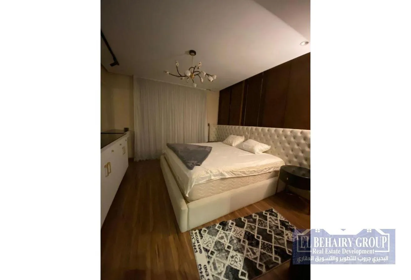 Sale in Azad: Penthouse at the old price in front of AUC - RTM