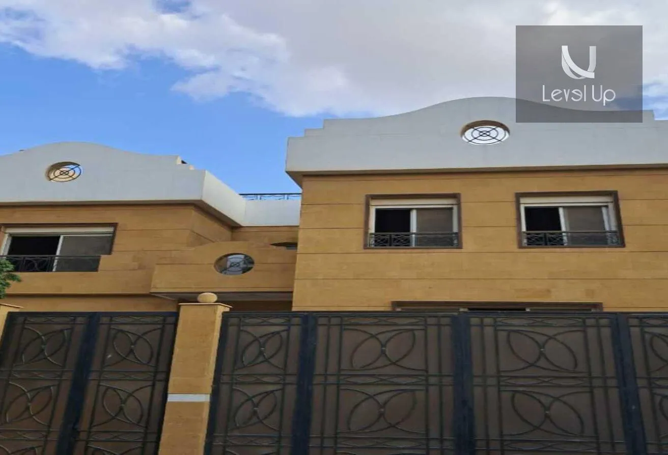 Sale in West Golf: Villa for sale in West Golf, finished and air cond