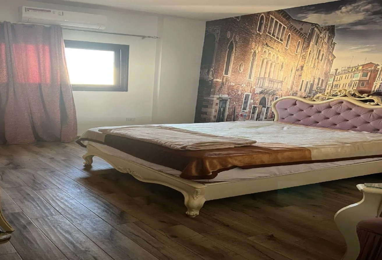Gallery Image 17
