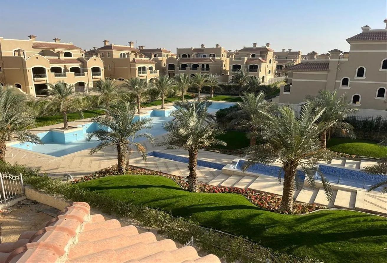 Rent in Al Patio: Luxury villa for rent in Patio October 280m