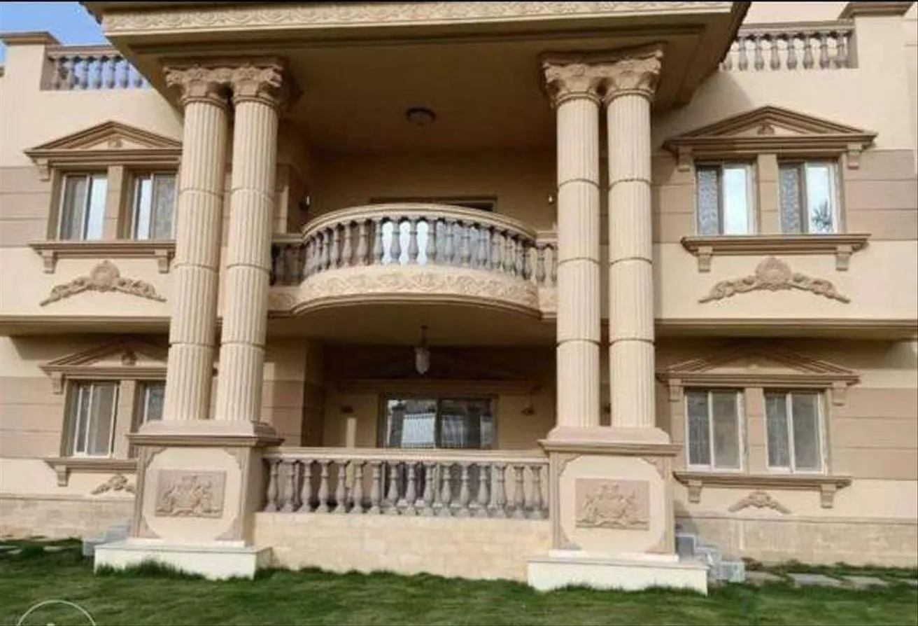 Sale in Royal City: Prime Standalone Villa Super Lux Ready To Move