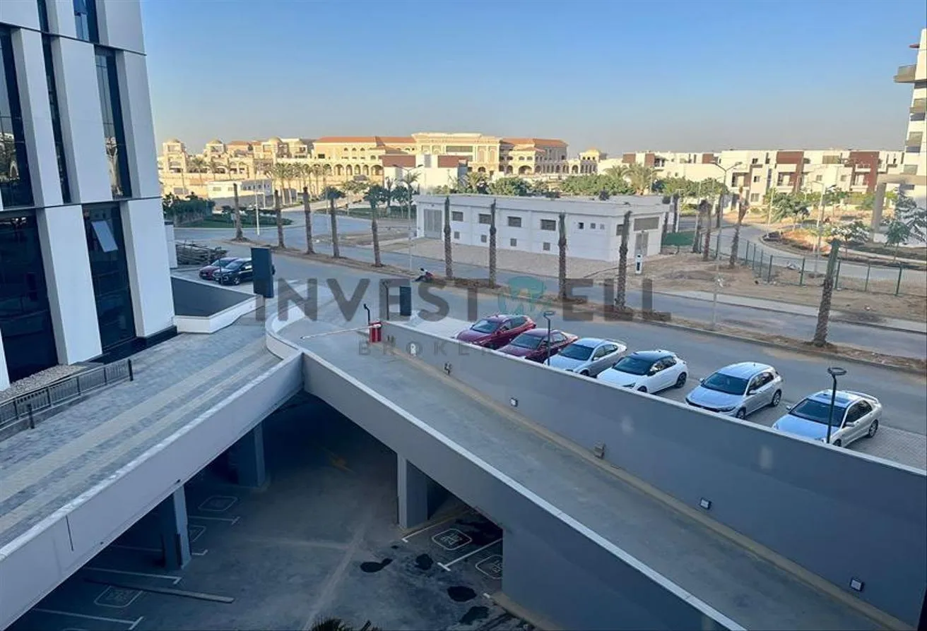 Sale in Golden Gate: Administrative Building for Sale in Golden Gate