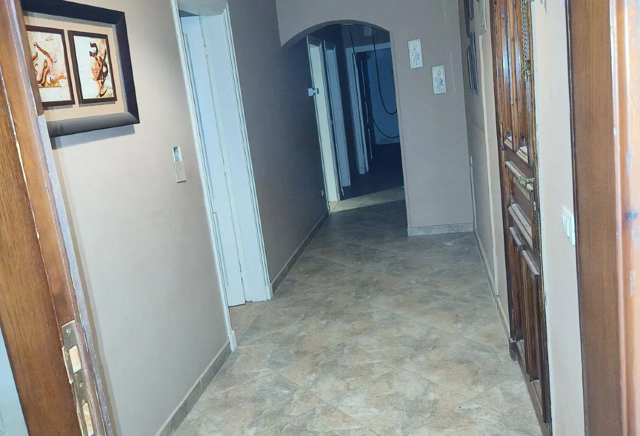 Rent in 8th District: شقه للايجار غير مفروشة الحي الثامن 6 اكتوبر