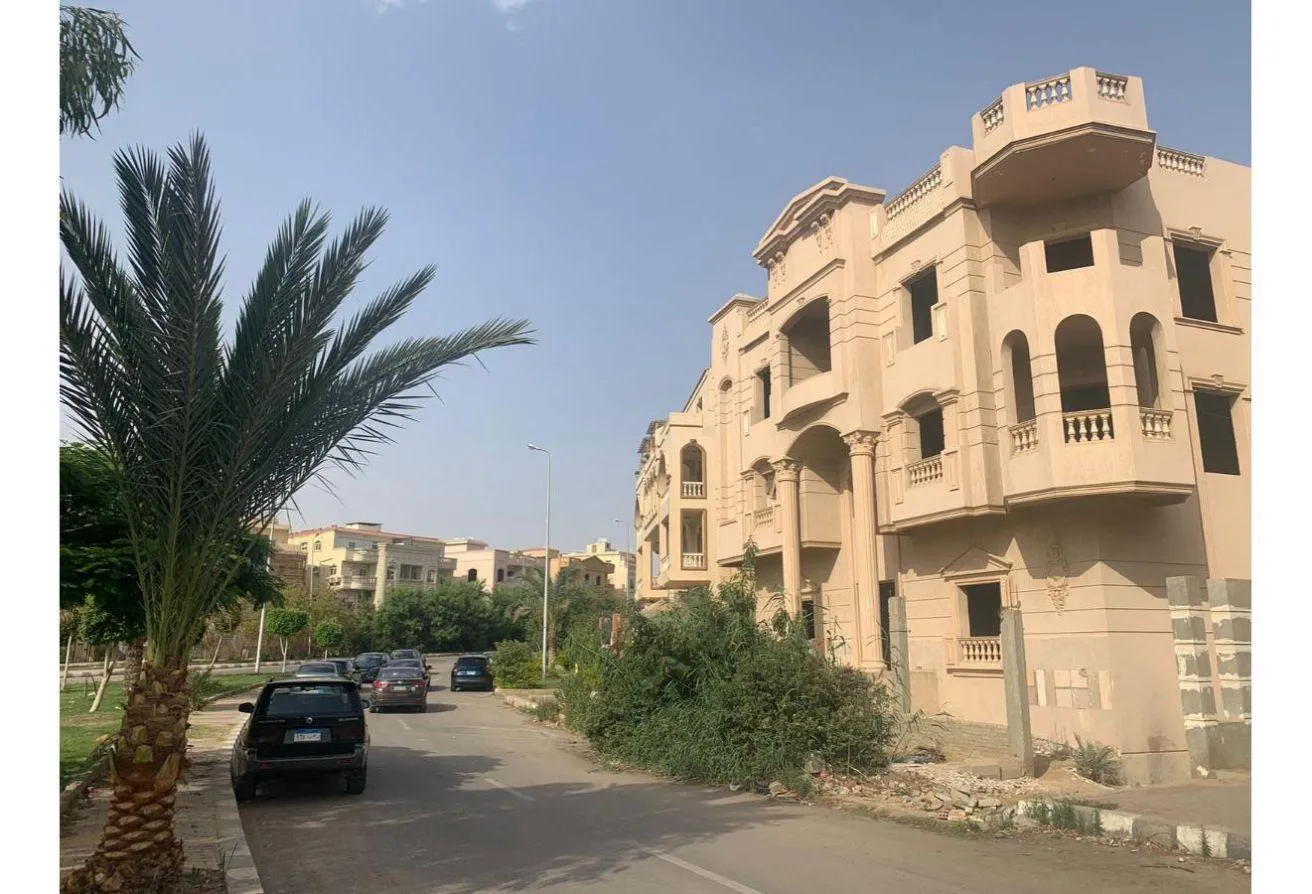 البيع في البنفسج 12: فيلاه للبيع في مكان مميز ج في البنفسج فيلات 