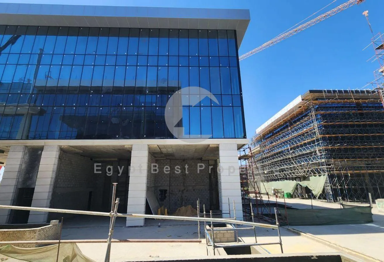 Sale in Golden Gate: Admin Unit Fully Finished- Ready to move New Cairo