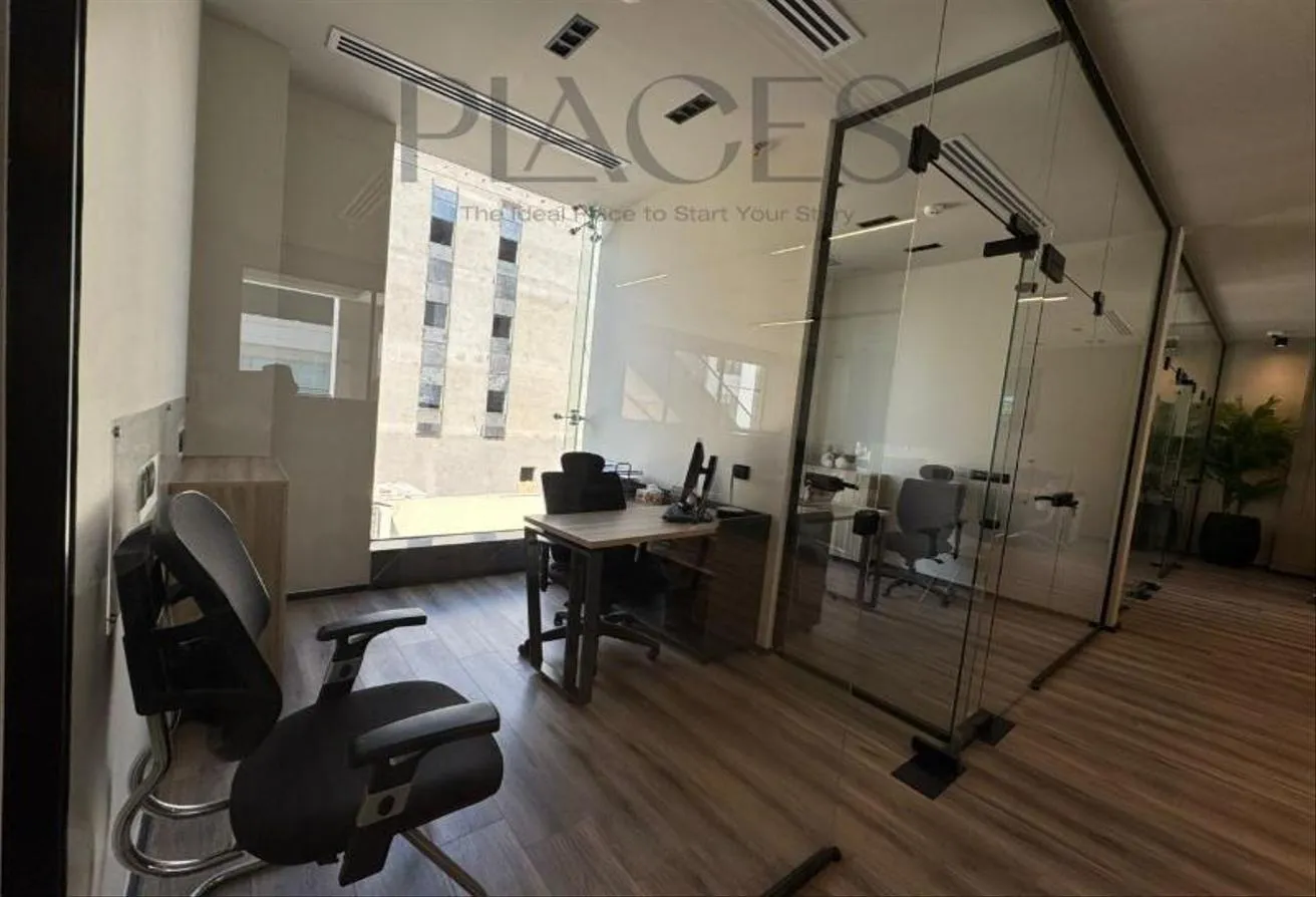 Rent in V90: admin building of 3,325SQM-New Cairo