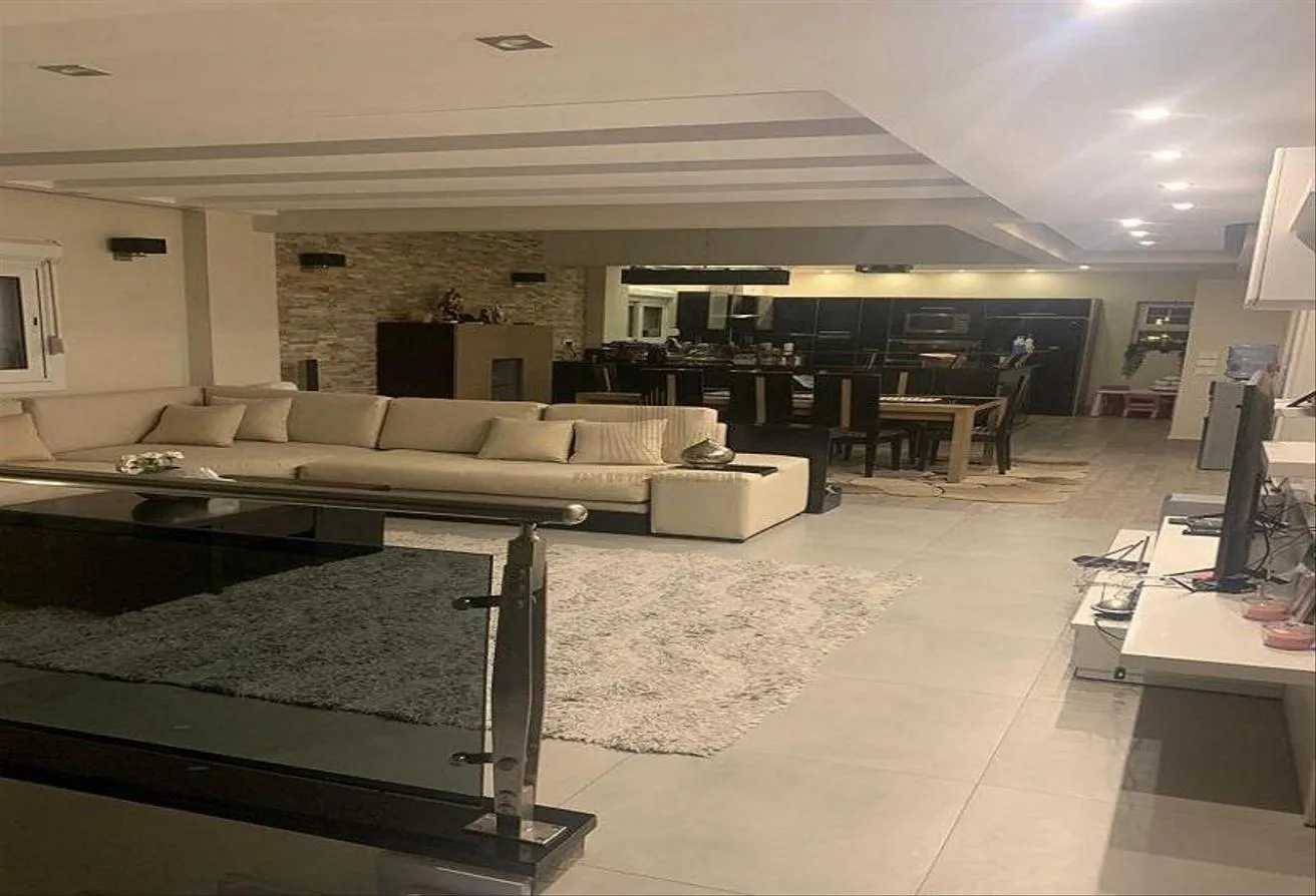 Sale in District 1: fully finished penthouse for sale in shoifat area