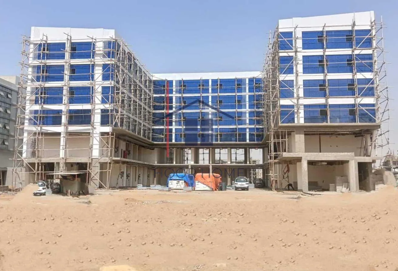 Sale in Golden Tower 2: READY TO MOVE OFFICE IN MU-23 ONLY 10% DP