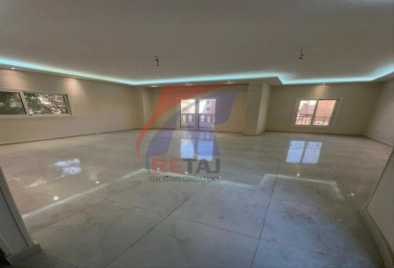 Rent in El Yasmeen 2: شقة الترا للايجار في الياسمين 2 التجمع الاول     .