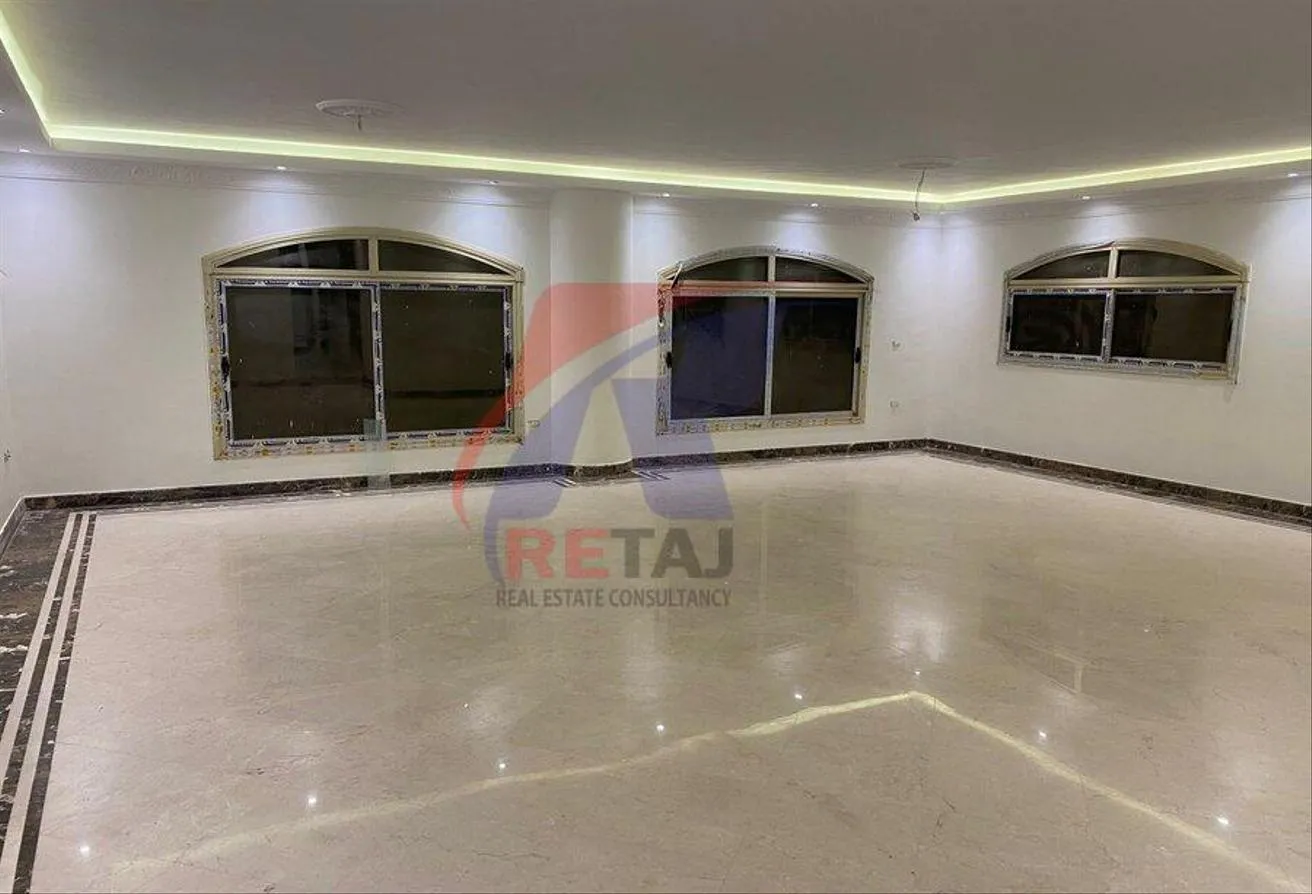 Rent in Area D: شقة الترا للايجار في جنوب الاكاديمية التجمع الخامس