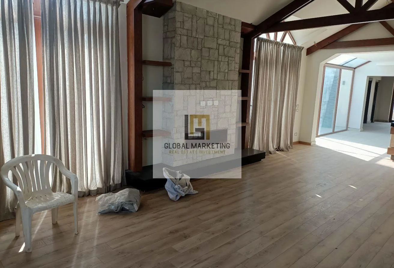 Sale in West Golf: دوبلكس فاخر جدا للبيع في غرب الجولف التجمع الخامس
