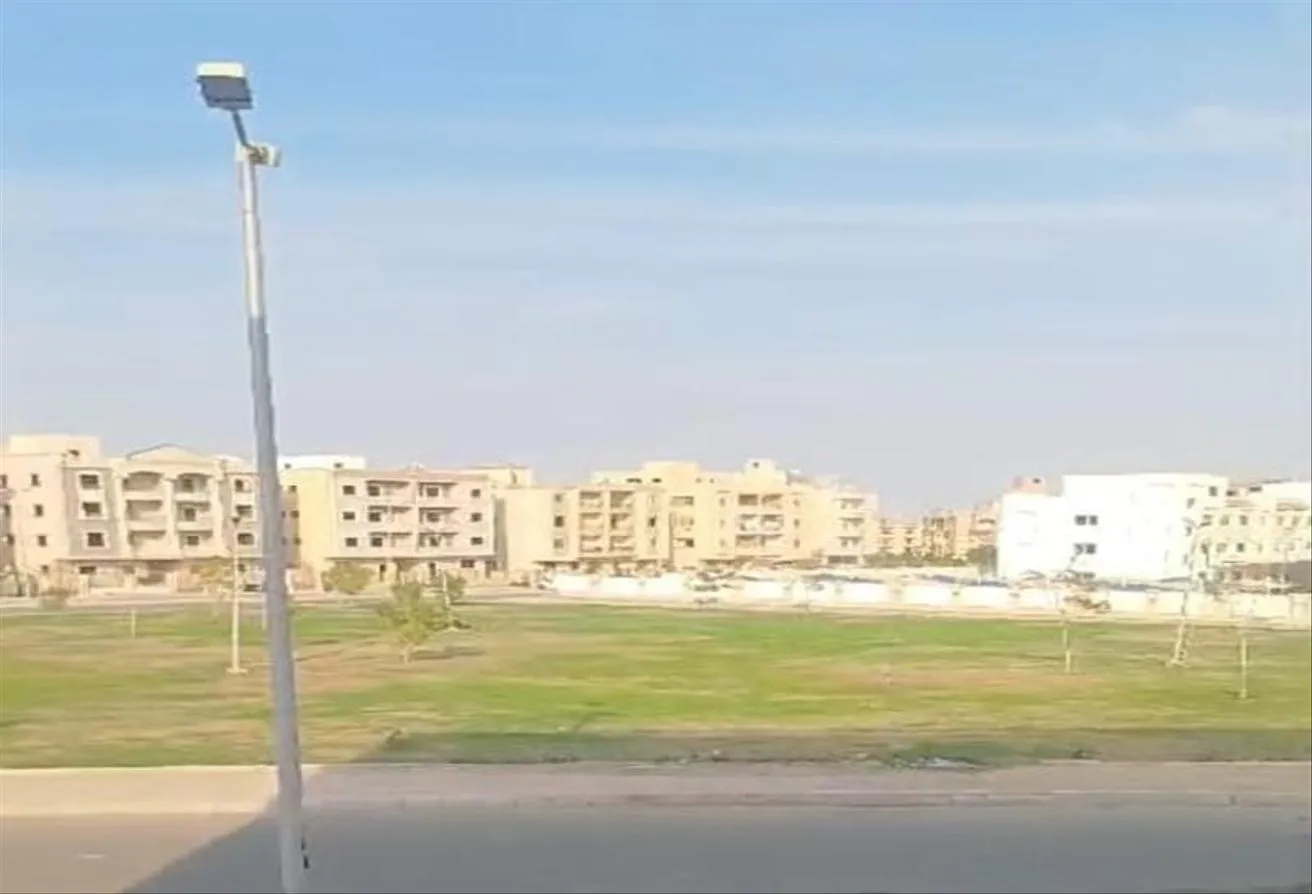 Sale in 1st Area: شقة 185م فيو جاردن خطوات لكارفور تقسيط