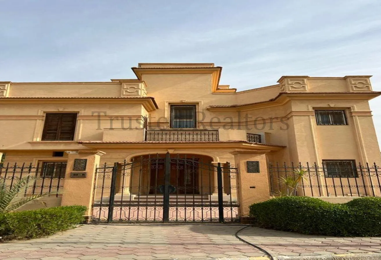 Sale in Teba: Unique spacious stand alone Villa prime location